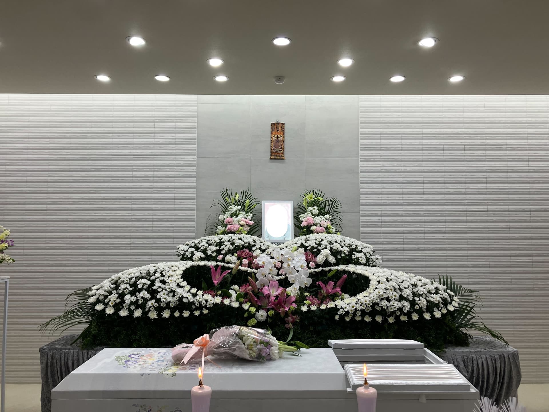 思い出話に花を咲かせるご葬儀の画像