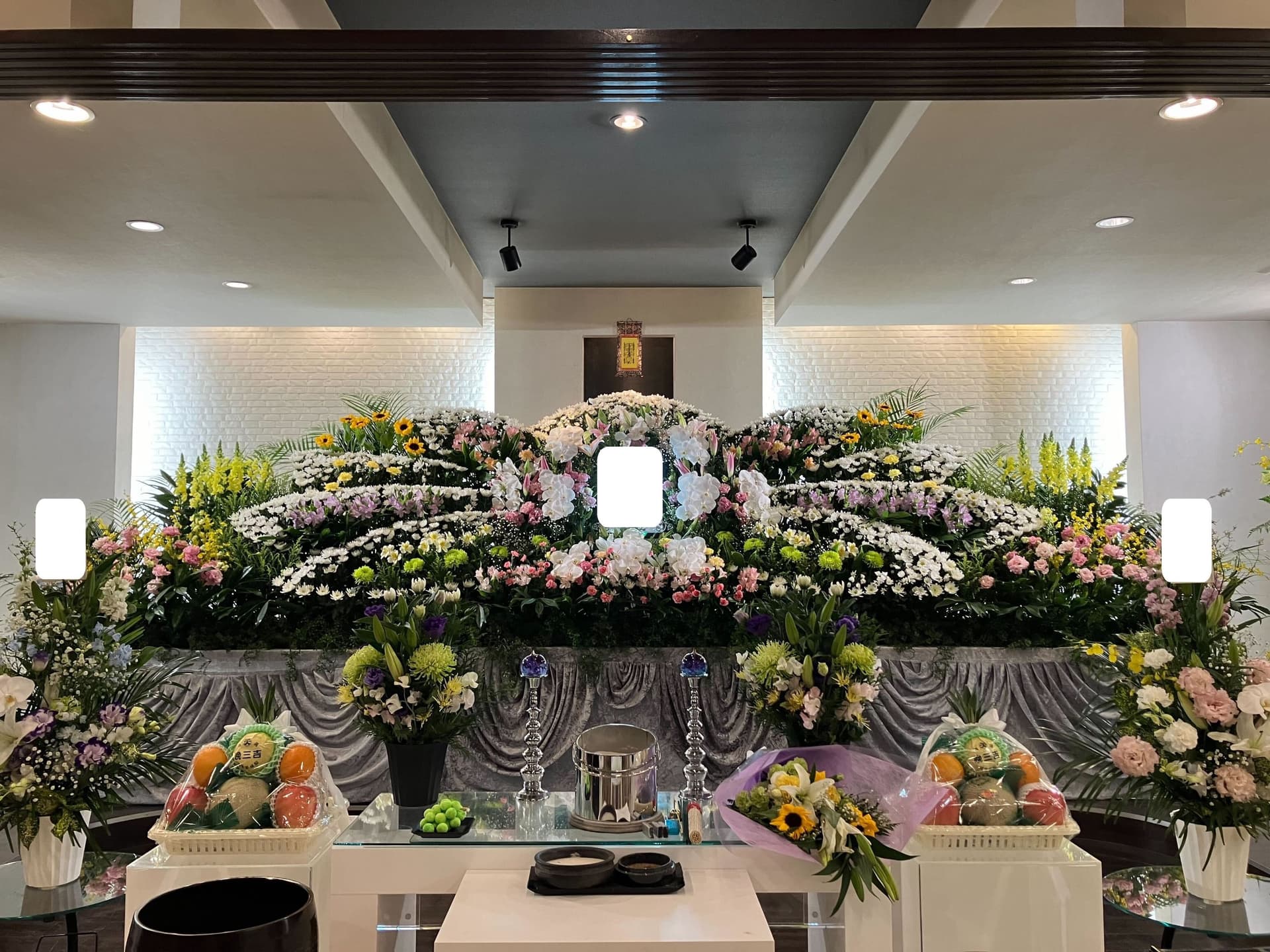 皆様はお棺のそばを離れず、「ありがとう」と感謝の言葉を何度もかけていらっしゃいました。の画像