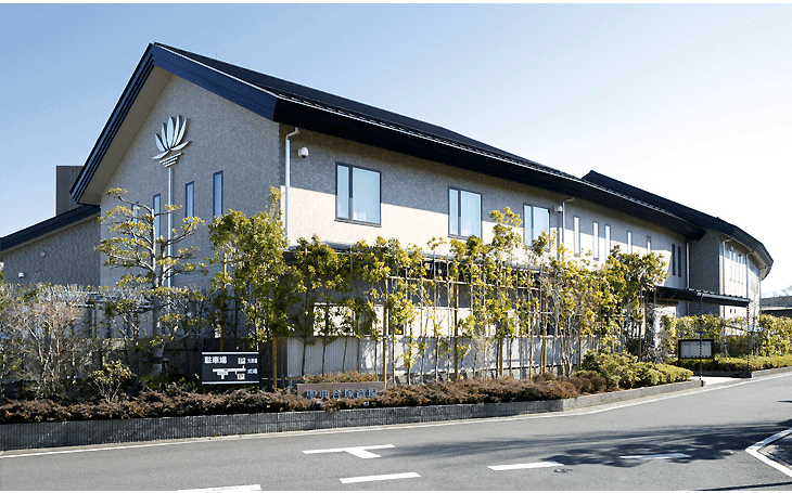 谷塚斎場の外観