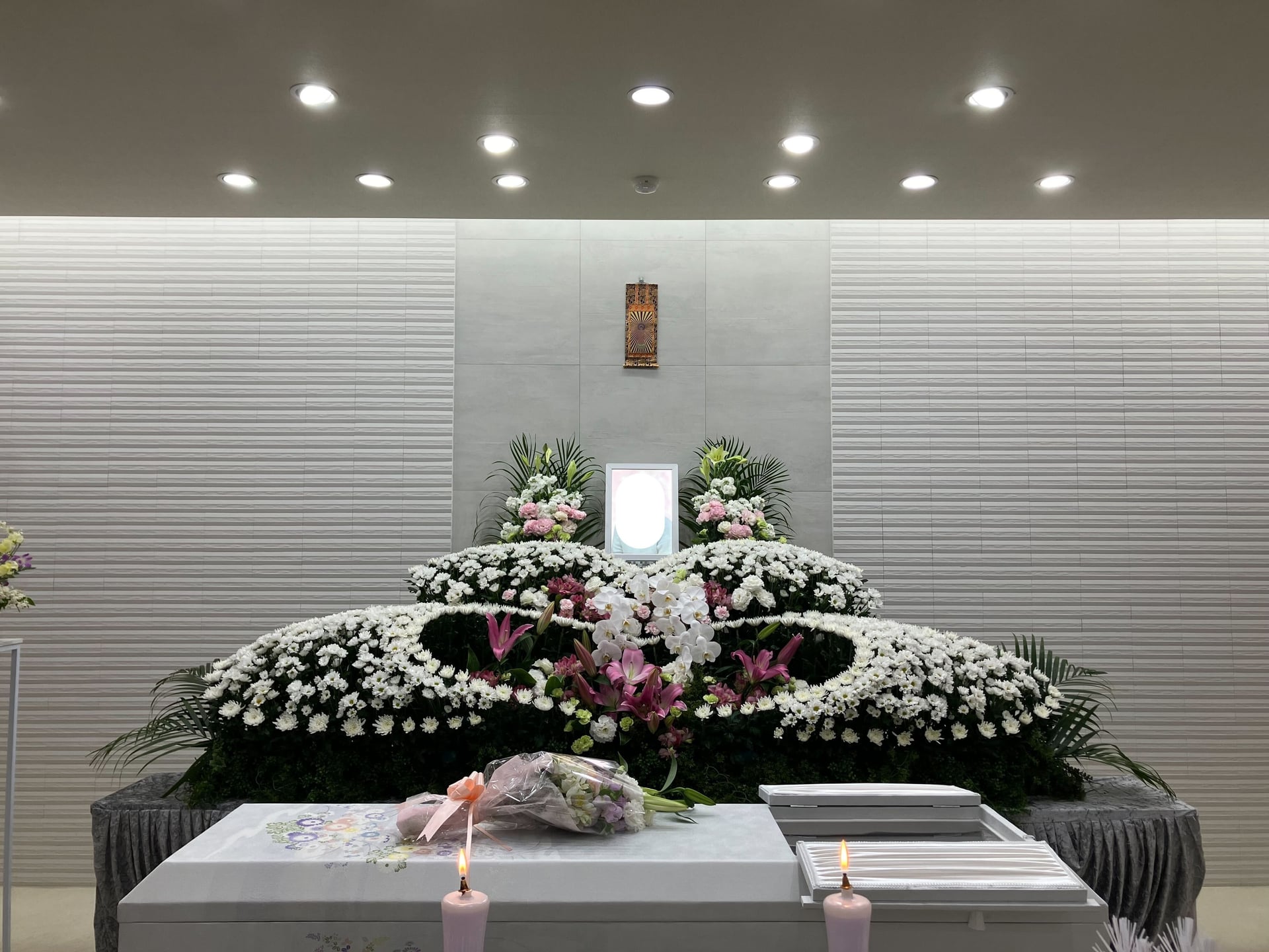 思い出話に花を咲かせるご葬儀の画像