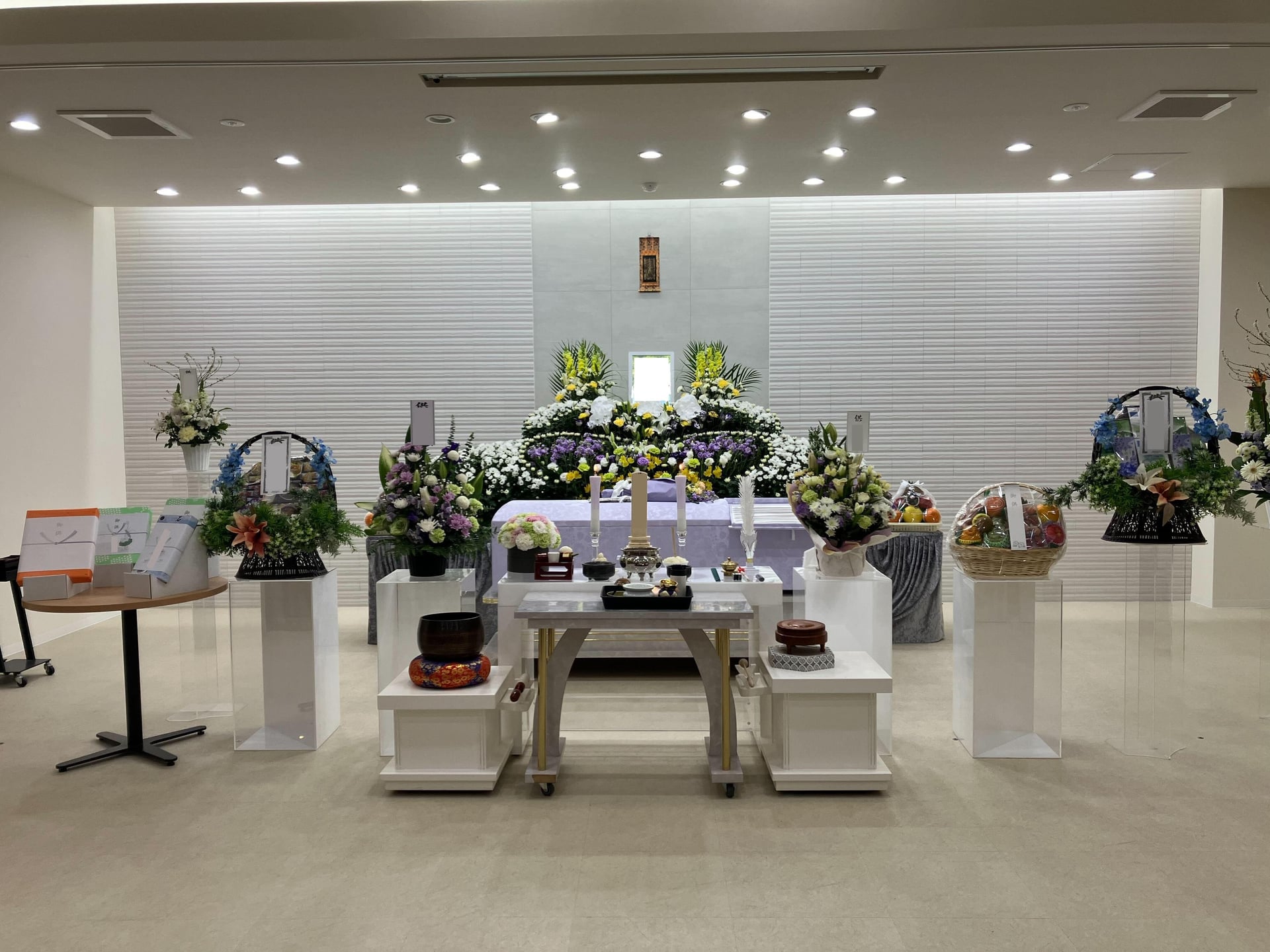 お顔周りだけでなく、お身体全体をお花でやさしくお包みされておりました。の画像