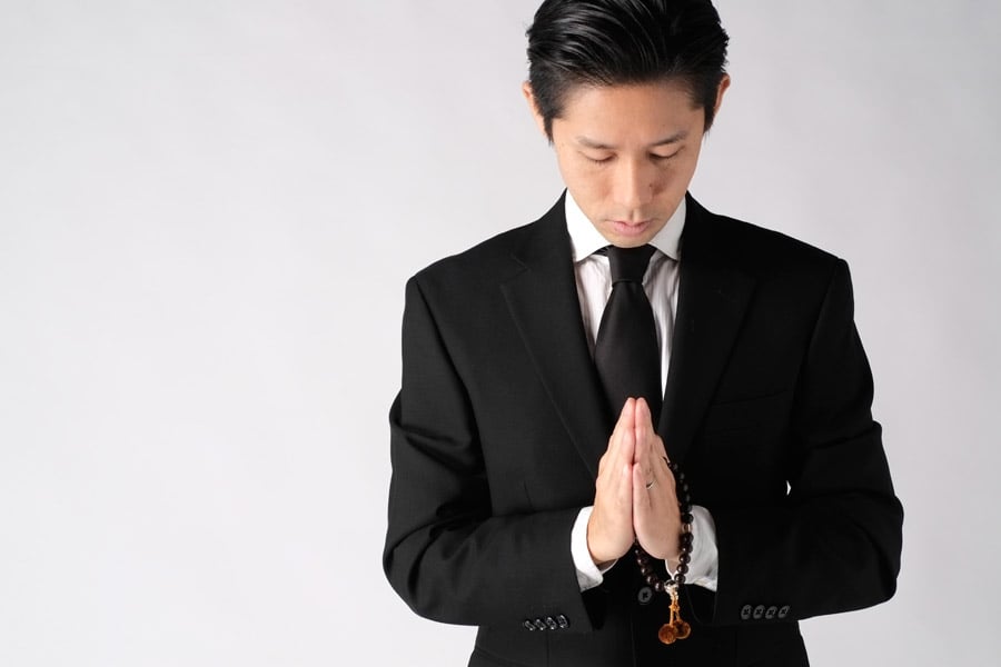 喪主は誰がするべき？一般的な優先順位や施主についても解説