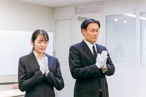 葬儀社の選び方｜後悔しないポイントを解説します。