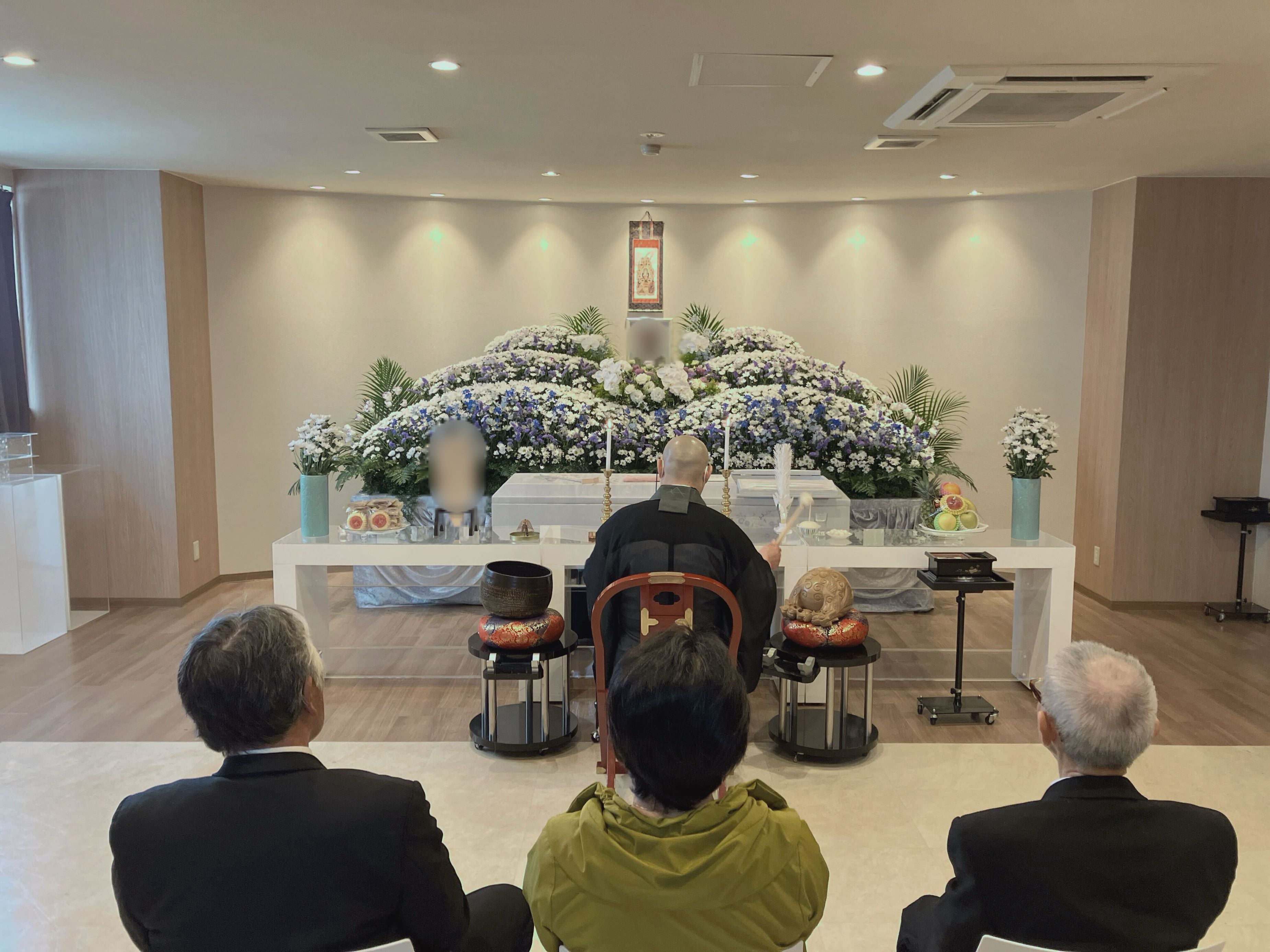 皆様の笑顔が溢れ、思い出話に花を咲かせていました。の画像