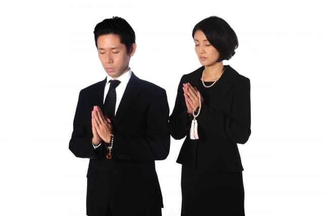 夫婦で（不祝儀）を出すときのマナーとは？書き方や金額について解説