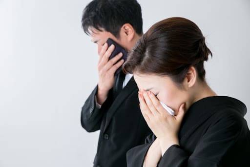 【お亡くなりになったら】葬儀を終えるまでに必要な手続きについて解説します。