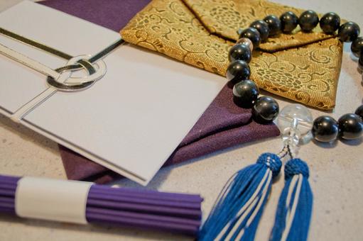 忌引き連絡はメールで良い?返信や注意点、例文を紹介