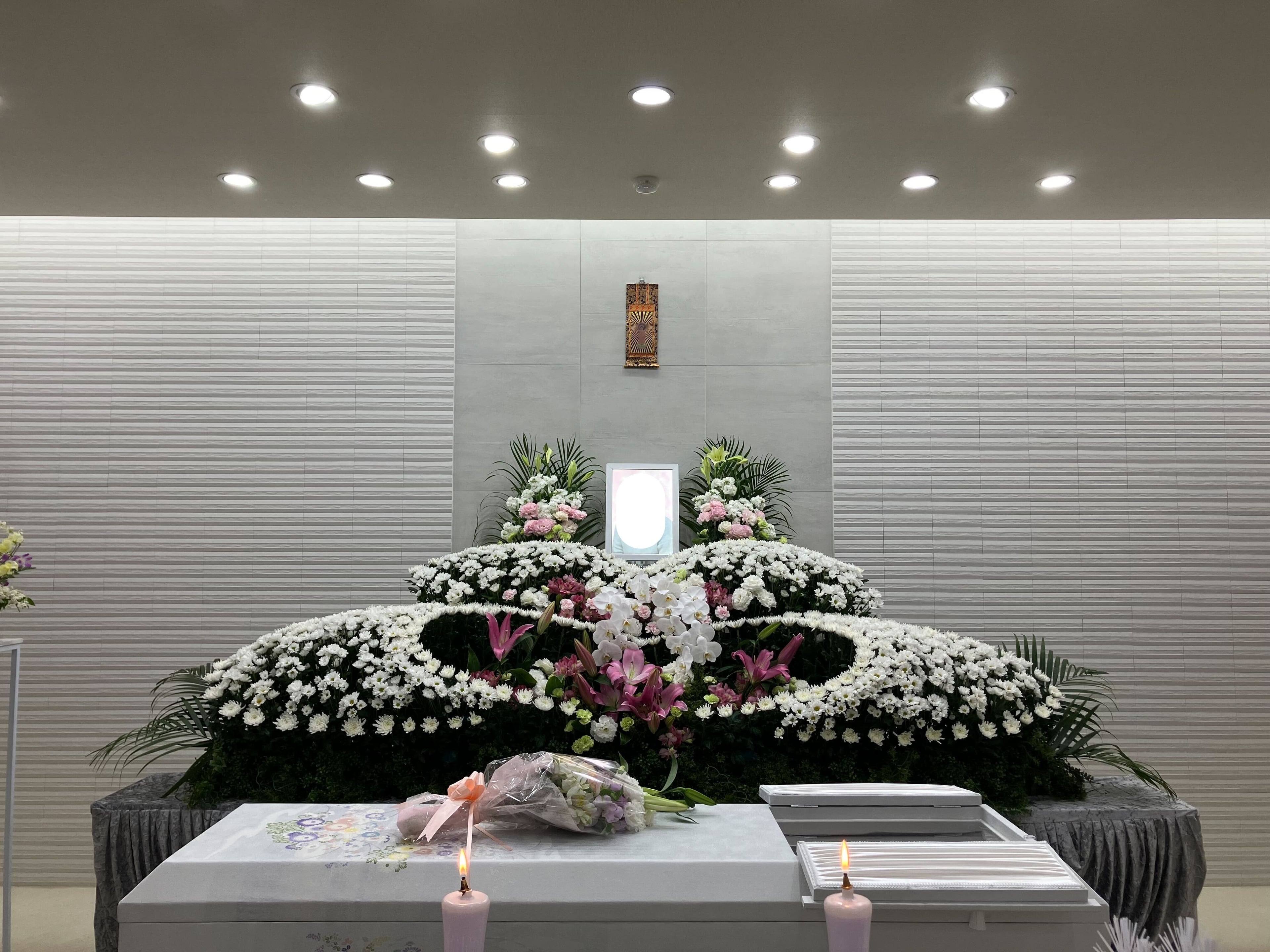 思い出話に花を咲かせるご葬儀の画像